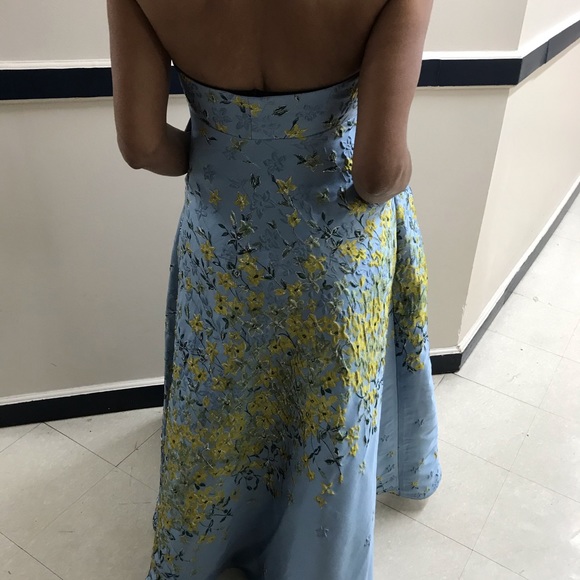 Formal gown - Picture 2 of 3